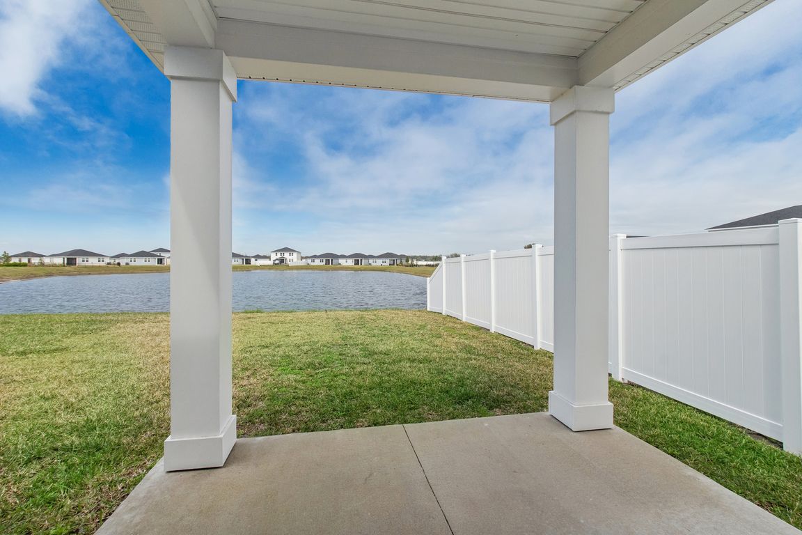 Lago Vista Dr-040.jpg