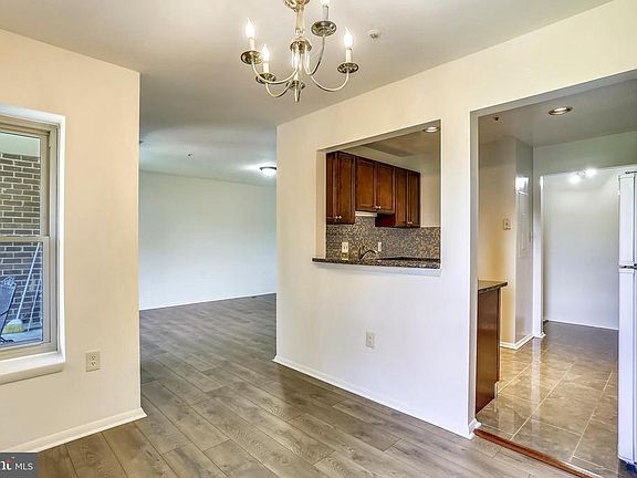 4th image of 7900 Pearlbush Dr #3