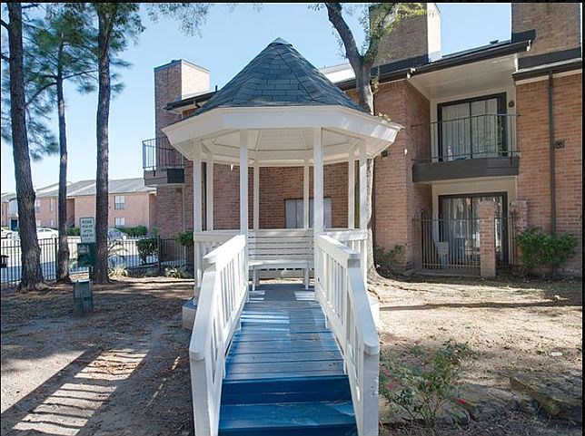 1st image of 401 McDermott St #1702