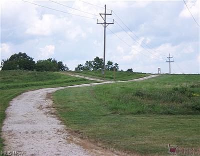 3rd image of Perie Wood Ln