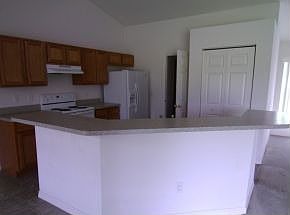 5th image of 16 Fisher Lane Dr
