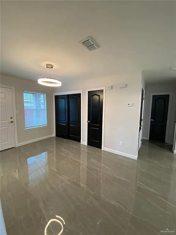 3 bed, 2.0 bath, 1120 sqft, $1,300 — Photo 4