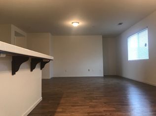 1535 N Green St, Visalia, CA 93292