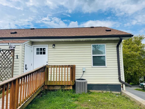 225 E Murray St #1, Fincastle, VA 24090