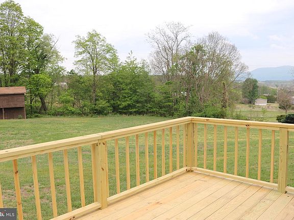 5th image of 409 Sky Valley Dr