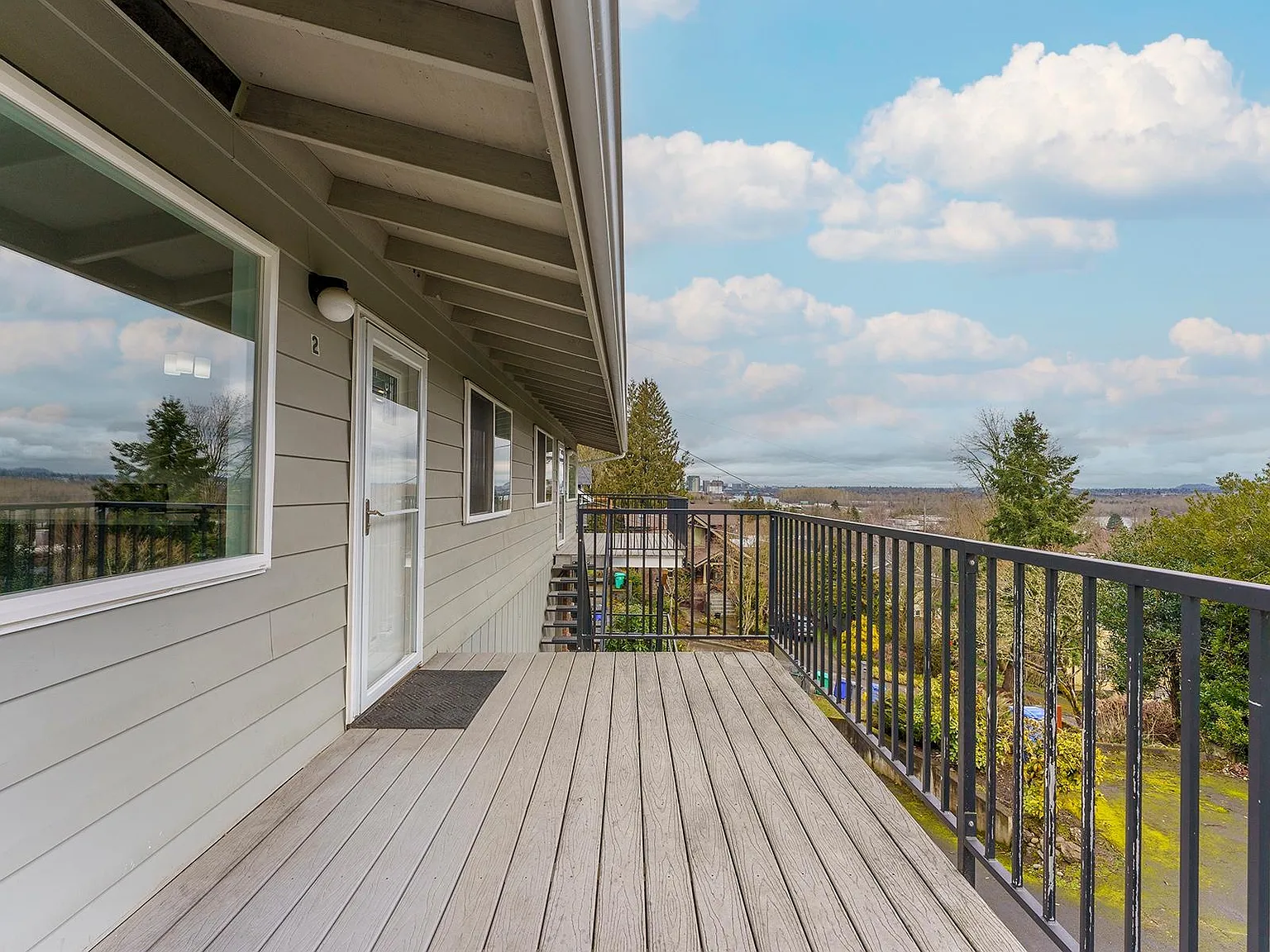 412 S Miles St — Photo 2