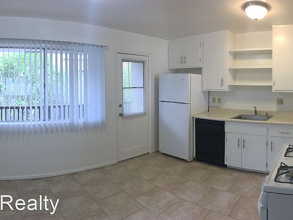 4th image of 125 Holly Ave APT 4