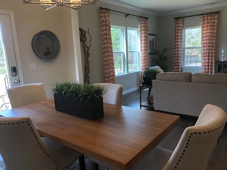 453 Tayberry Ln — Photo 10