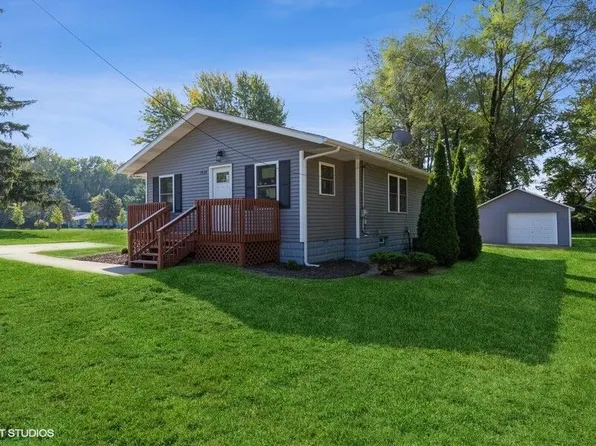 1924 E Britain Ave, Benton Harbor, MI 49022