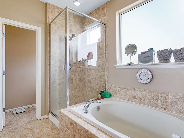 2068 Cutting Horse Dr — Photo 10