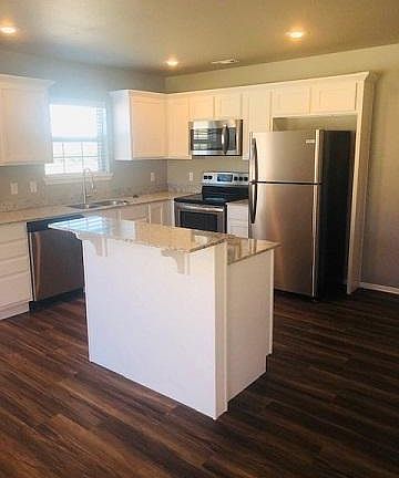 4th image of 2787 W Blackstone Xing
