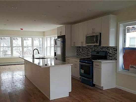 1st image of 17620 Sayres Ave