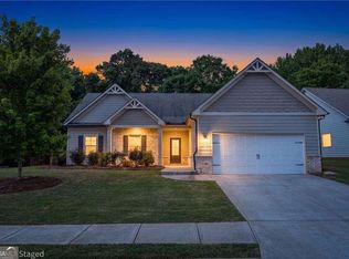 500 Brighton Park Cir, Hoschton, GA 30548