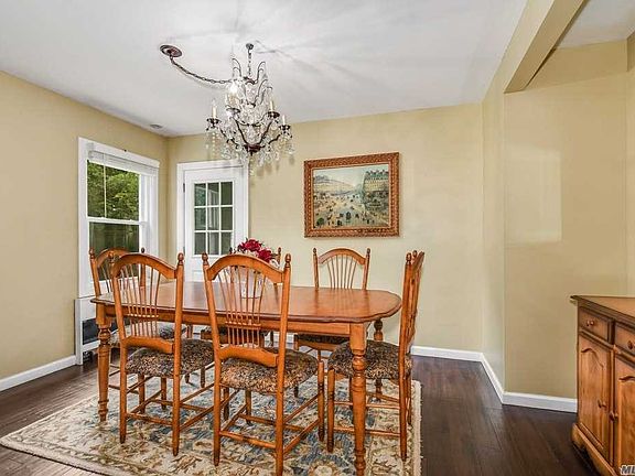 4th image of 28 Horseshoe Dr