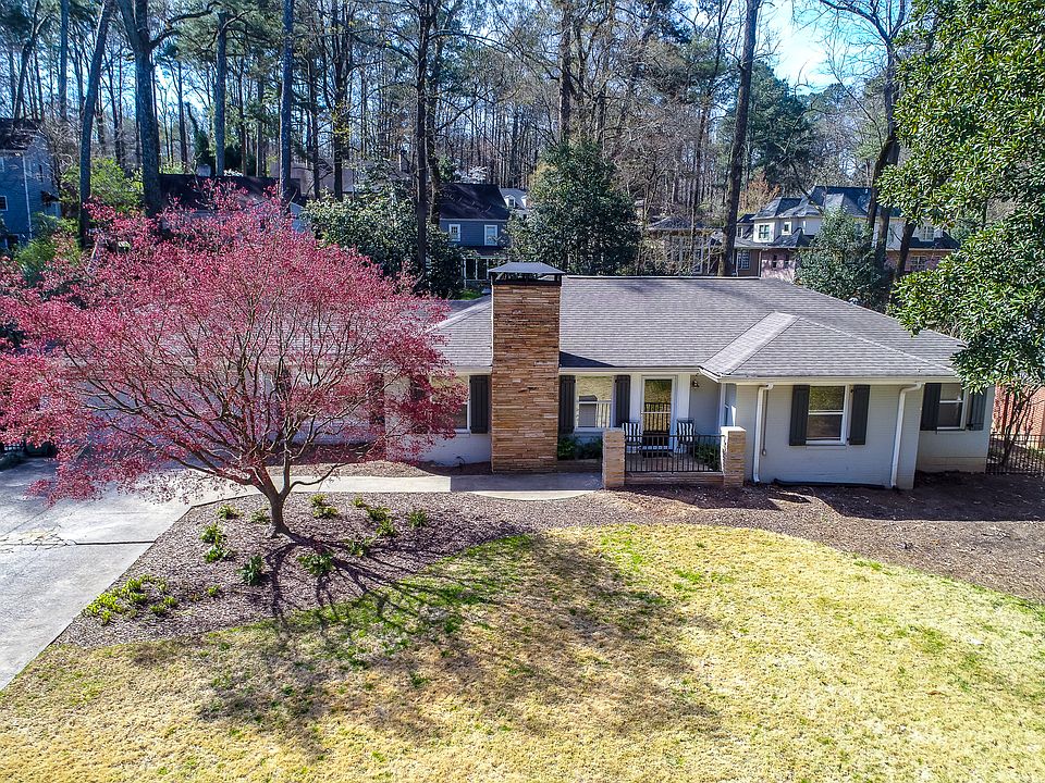 1st image of 702 Wesley Dr NW