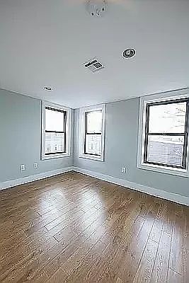 4th image of 1503 Gates Ave APT 3B