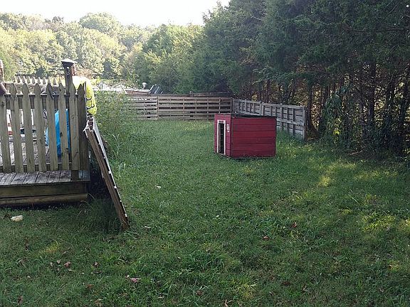 2nd image of 1525 Harkreader Rd