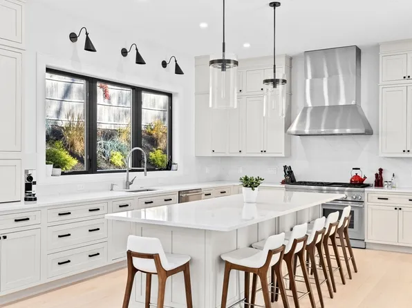 74 Brookline St, Newton, MA 02467