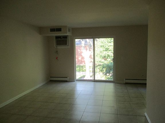 4th image of 2432 E Brandenberry Ct APT 2E