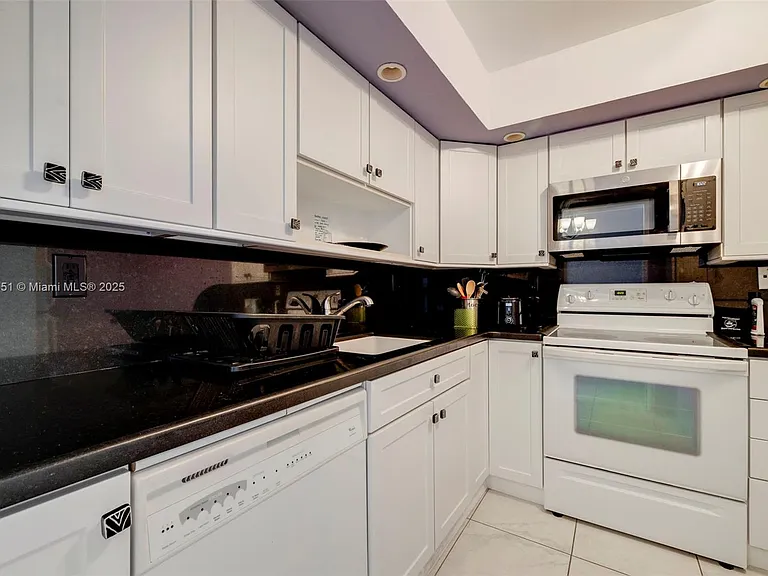 3725 S Ocean Dr #1516 — Photo 8