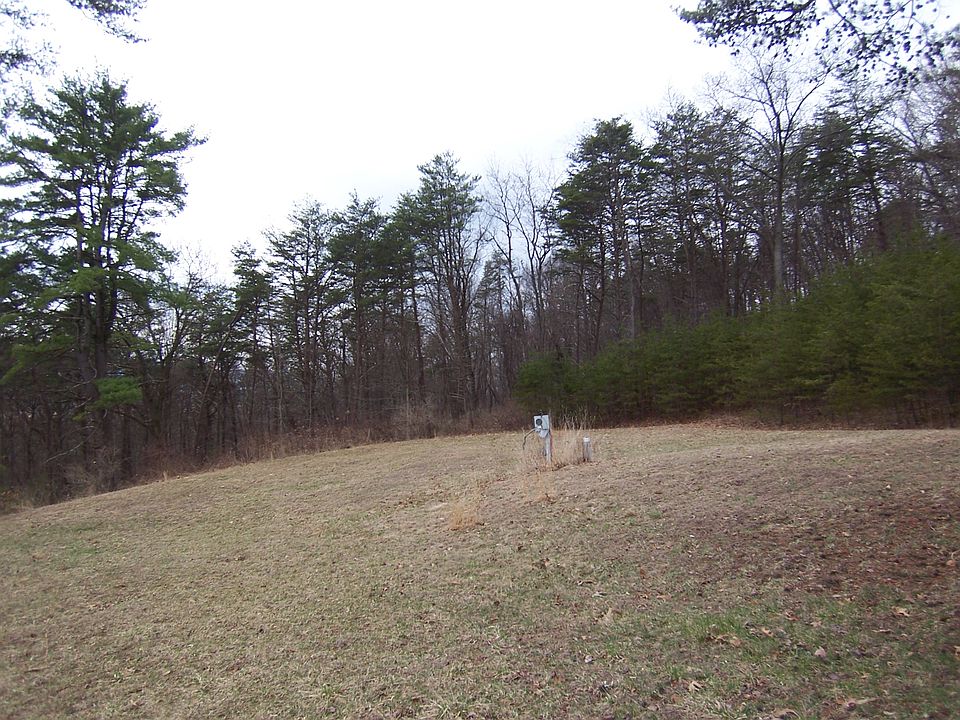1st image of 73 Whispering Pines Dr