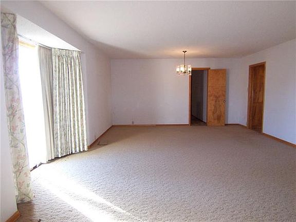 4th image of 1413 Wells Ave