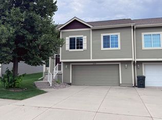16305 Browne St, Omaha, NE 68116