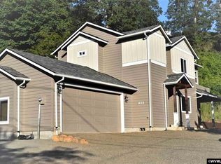 408 Adams Ave, Silverton, OR 97381