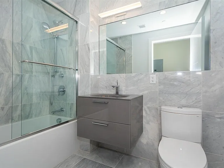 906 E 2nd St #102 — Photo 8
