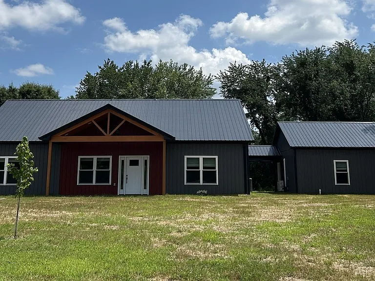 5255 Wills Rd — Photo 1