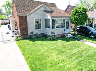 8411 Grandville Ave, Detroit, MI 48228