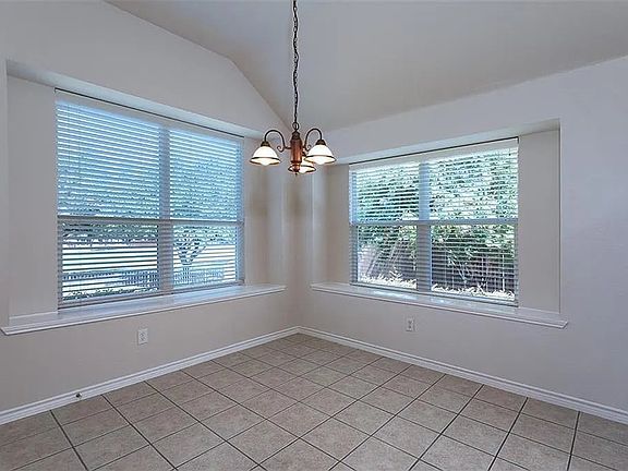 5th image of 5053 Golfside Dr