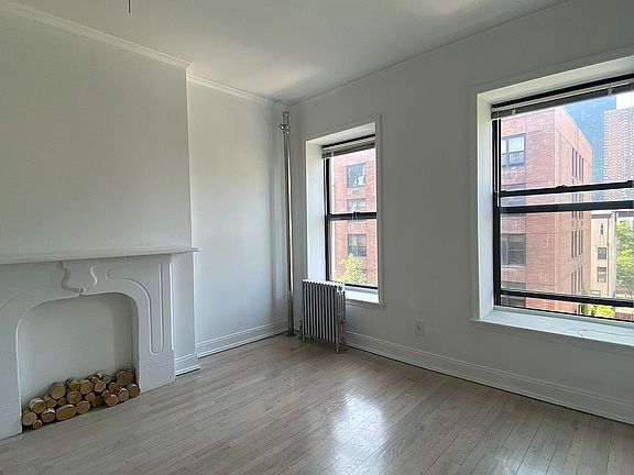 2nd image of 451 W 48th St APT 5E