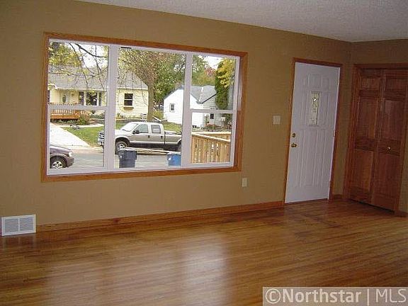 5th image of 2011 Northwood Drive