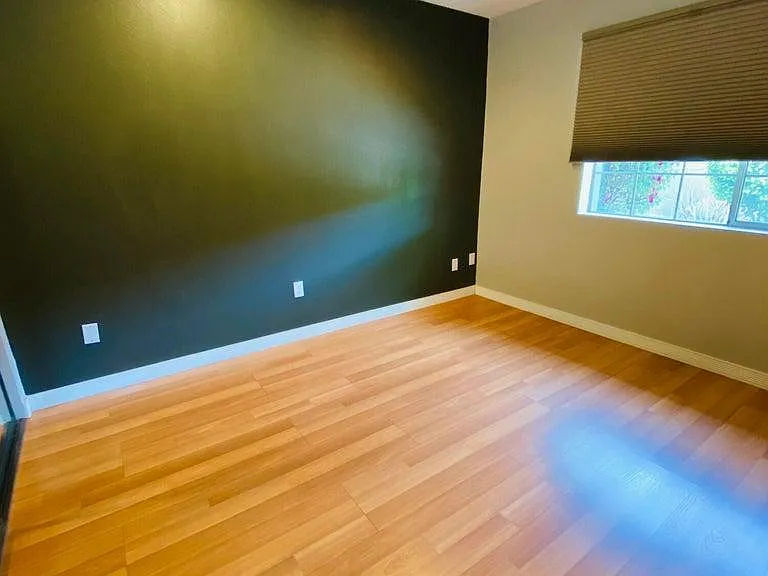 1850 E Maryland Ave #16 — Photo 4