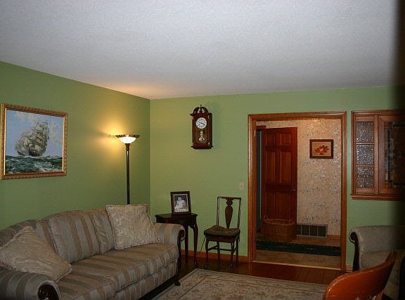 5th image of 1118 S Dogwood Dr