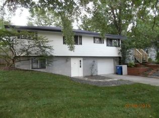 6752 Berkshire Ln N, Maple Grove, MN 55311