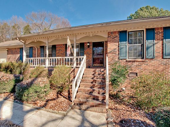 2nd image of 611 Versailles Dr SE
