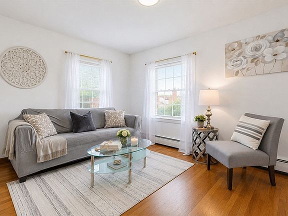 5th image of 117 Bacon St