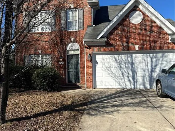 3825 Parkway Vista Rd, Greensboro, NC 27409