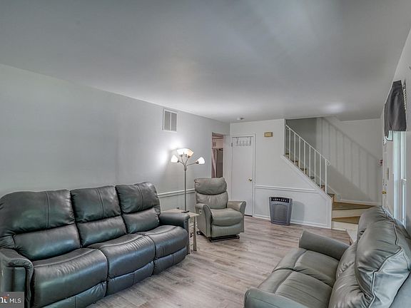 3rd image of 262 Cheyenne Dr