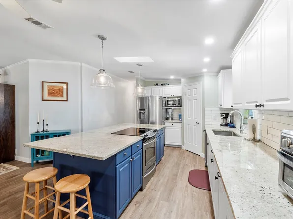 6474 NW 37th Avenue, Coconut Creek, FL 33073