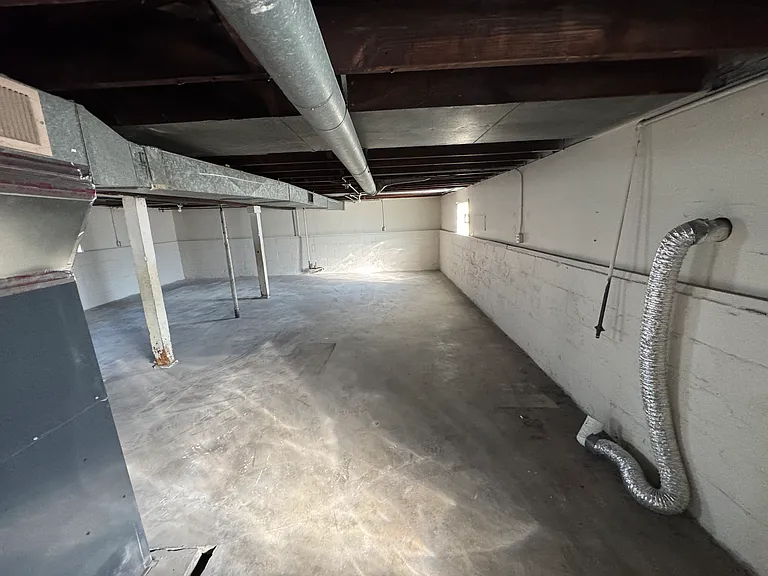 940 Becker St — Photo 11