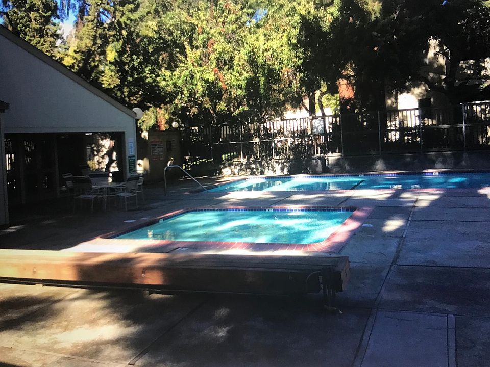 1st image of 3015 Kaiser Dr Unit B