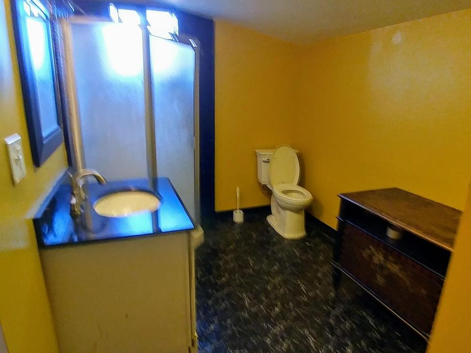 2nd image of 4104 Barranca St