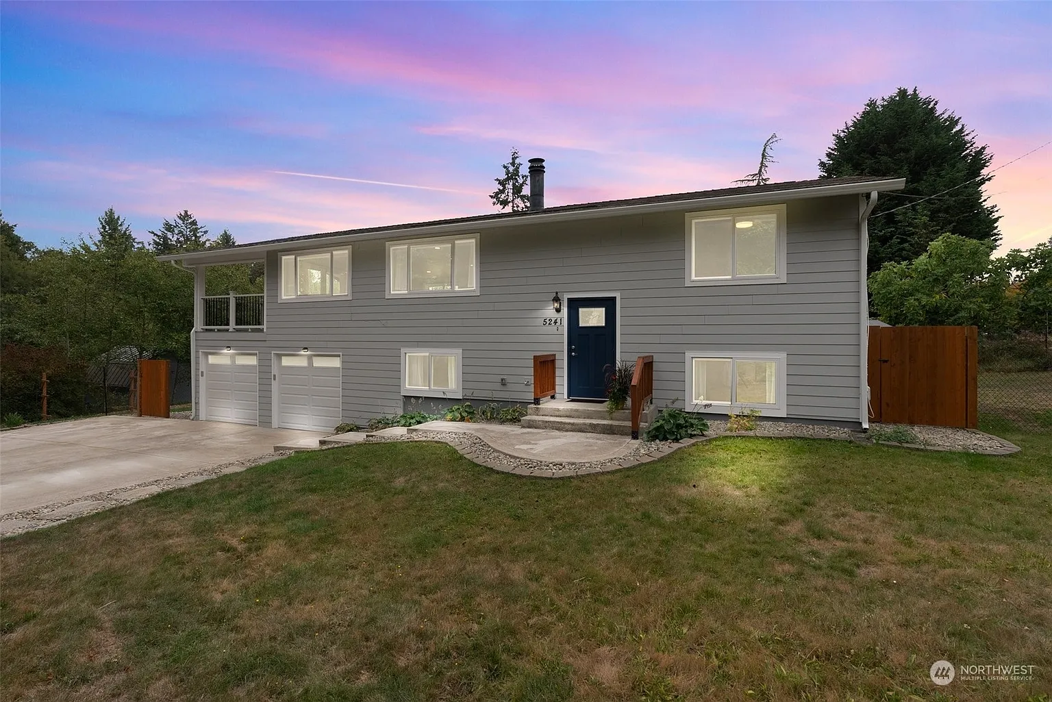 5241 Carole Drive NE photo 1