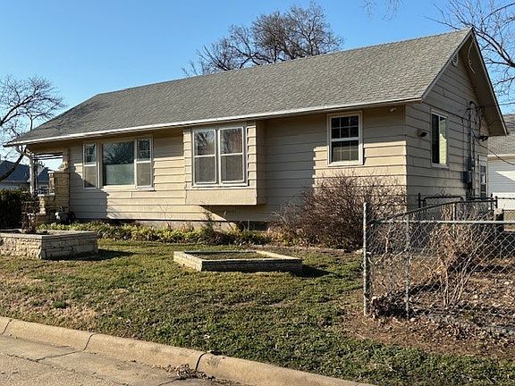 5th image of 729 Sheridan St
