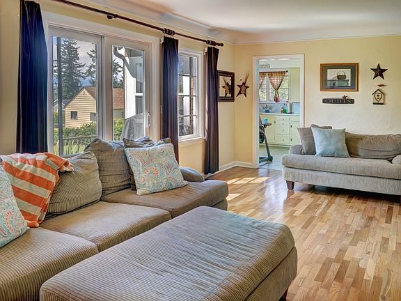 4th image of 6031 Harlow Dr