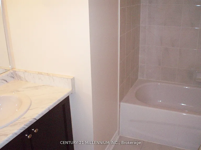 62 Magdalene Cres — Photo 10