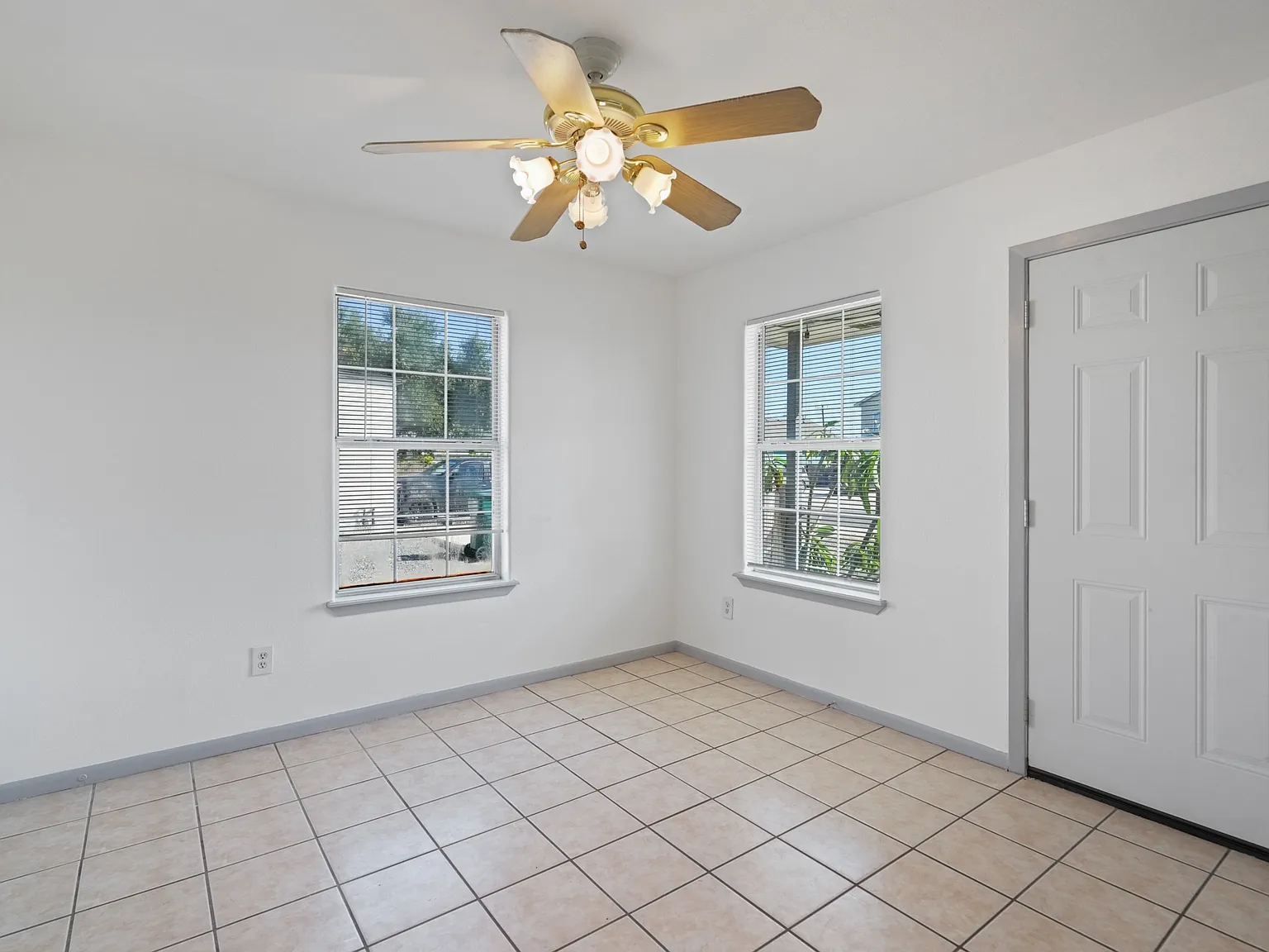 310 Easy St — Photo 3